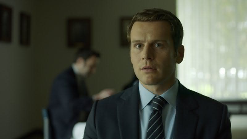 Jonathan Groff como Holden Ford em cena de Mindhunter - Netflix