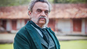 José Dumont em seu último papel na Globo, na novela "Nos Tempos do Imperador", exibida entre 2021 e 2022; ator foi preso por armazenar pornografia infantil e suspeita de pedofilia - Globo/Paulo Belote