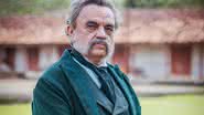 José Dumont em seu último papel na Globo, na novela "Nos Tempos do Imperador", exibida entre 2021 e 2022; ator foi preso por armazenar pornografia infantil e suspeita de pedofilia - Globo/Paulo Belote