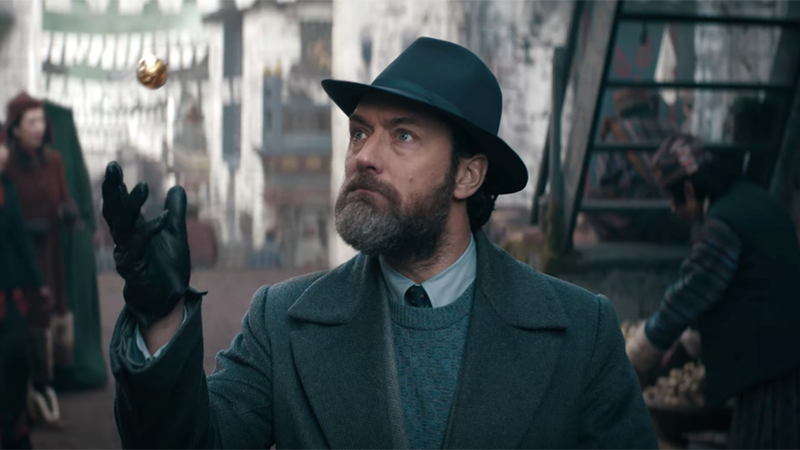 Jude Law interpreta Alvo Dumbledore em "Animais Fantásticos: Os Segredos de Dumbledore", já disponível na HBO Max - Reprodução/Warner Bros. Pictures