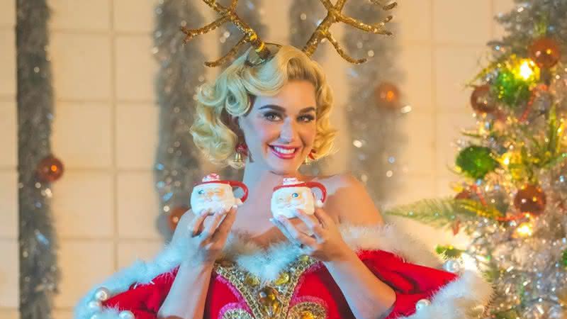 Katy Perry em foto de divulgação de Cozy Little Christmas - Instagram