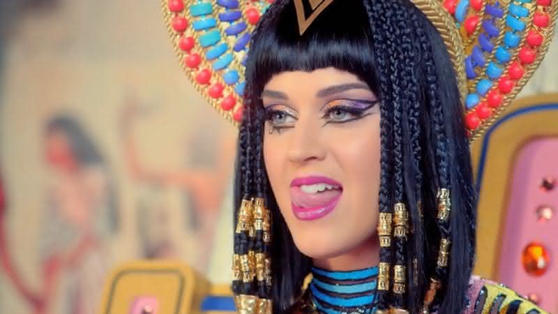 Katy Perry em Dark Horse - Youtube