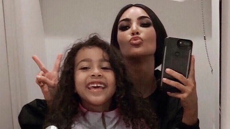 Kim Kardashian com sua filha em clique do Instagram - Reprodução/Instagram