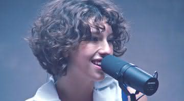 King Princess durante sessão ao vivo da VEVO - Reprodução/YouTube