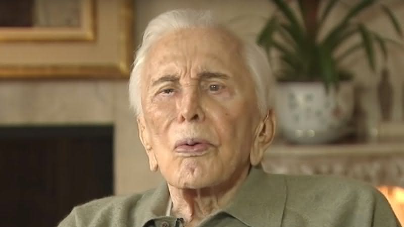 Kirk Douglas em entrevista para a ABC - YouTube/ABC