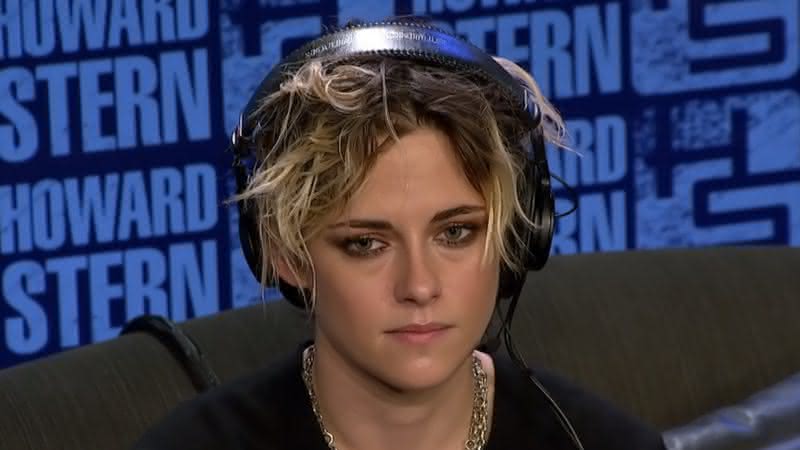 Kristen Stewart em entrevista de rádio com Howard Stern - Youtube