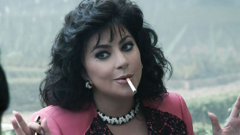 Lady Gaga descreve cena de sexo cortada de "Casa Gucci": "Eu dei uns amassos na Salma Hayek" - Divulgação/Universal Pictures