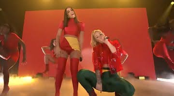 Anitta e Iggy Azalea em apresentação em programa de Jimmy Fallon - Divulgação