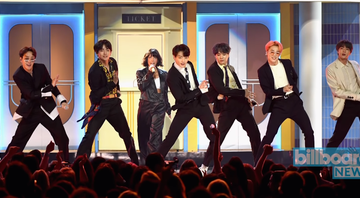 BTS e Halsey apresentando 'Boy With Luv' no Billboard Music Awards. - Reprodução/Billboard News