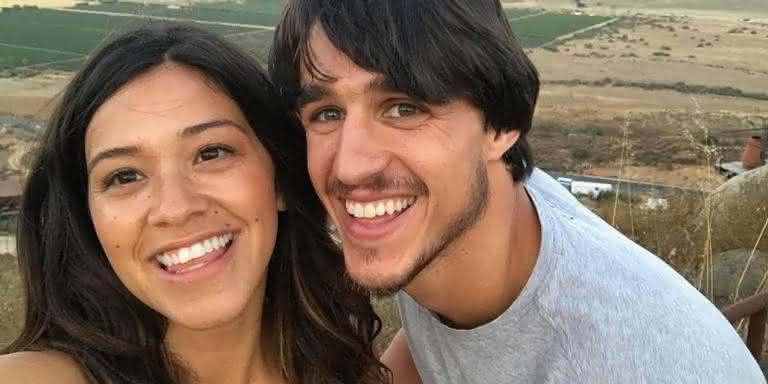 Gina Rodriguez e Joe LoCicero - Reprodução/Instagram