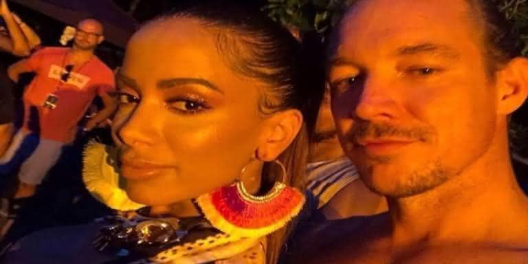 Anitta e o grupo Major Lazer na Costa Rica - Reprodução/Instagram