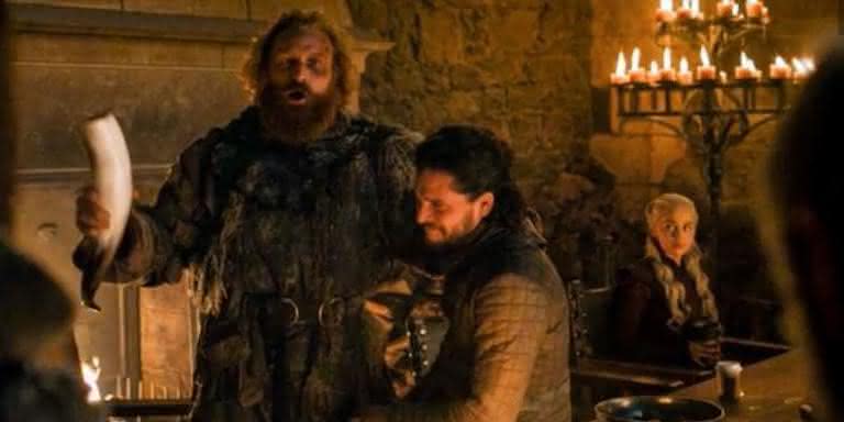 Cena com o copo do Starbucks em 'Game of Thrones' - Divulgação/HBO