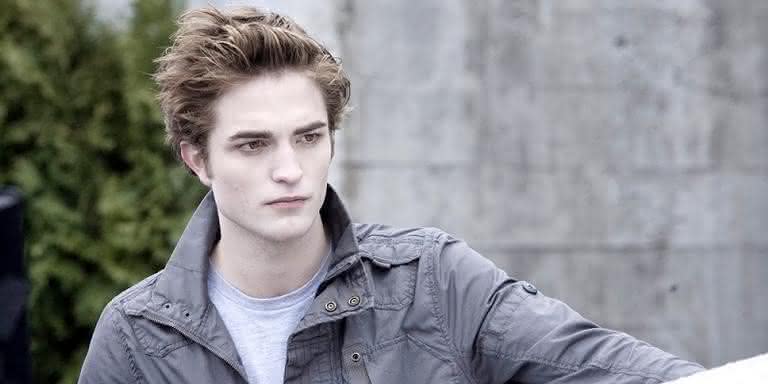 Robert Pattinson como o vampiro Edward Cullen em 'Crepúsculo'. - Reprodução/Lionsgate