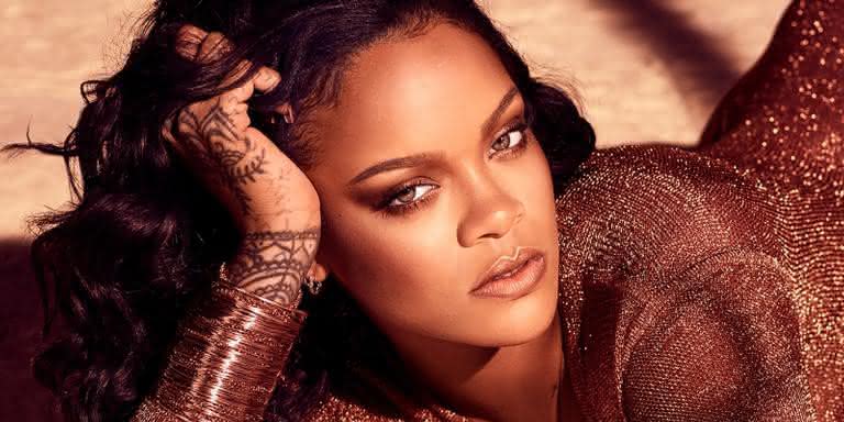 Rihanna em campanha da sua marca de maquiagem - Reprodução/Twitter