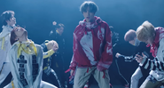 NCT 127 no clipe de 'Superhuman'. - Reprodução/YouTube