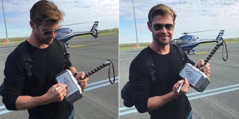 Chris Hemsworth autografa martelo do Thor para que o objeto seja leiloado. - Reprodução/Twitter