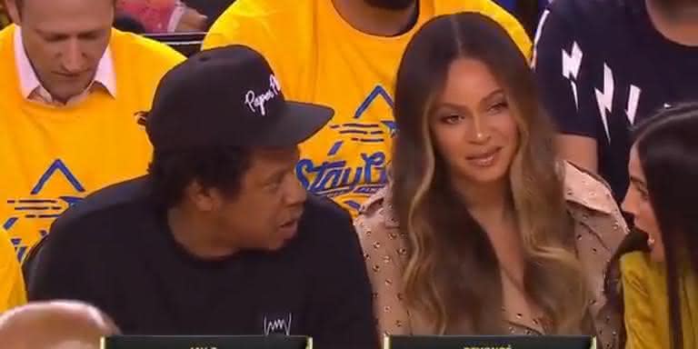 Jay-Z e Beyoncé nas finais da NBA. - Reprodução/Twitter