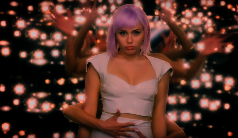 Miley Cyrus em 'Black Mirror' - Divulgação/Netflix