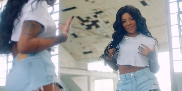 Ludmilla no clipe de 'Melhor Pra Mim'. - Reprodução