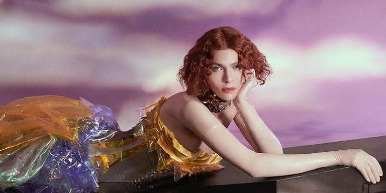 SOPHIE na capa de 'Oil of Every Pearl's Un-Insides' - Reprodução/Instagram