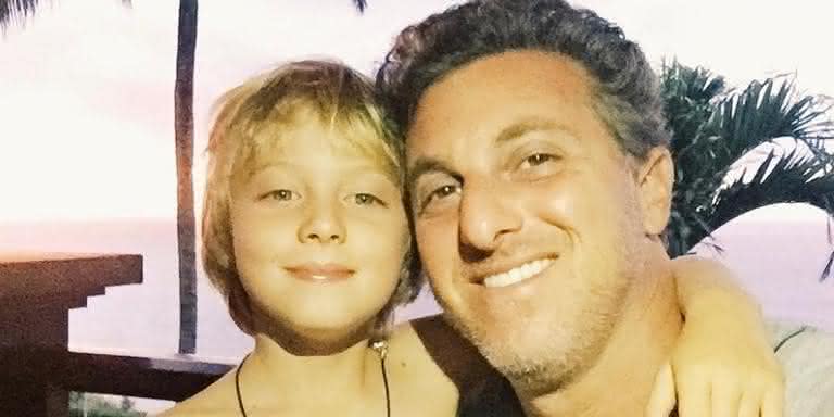 O apresentador Luciano Huck e seu filho, Benicio. - Reprodução/Instagram