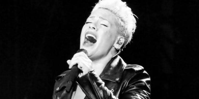 Pink em show de Liverpool, na última terça-feira (25) - Reprodução Instagram