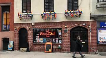 Fachada do bar The Stonewall Inn, em Nova York - Pedro Rocha