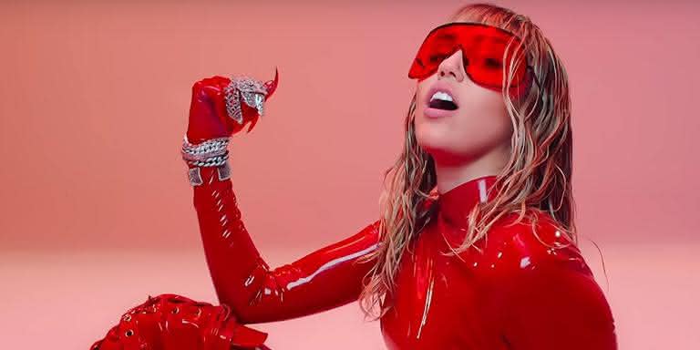 Miley Cyrus em clipe de 'Mother's Daughter' - Reprodução/YouTube