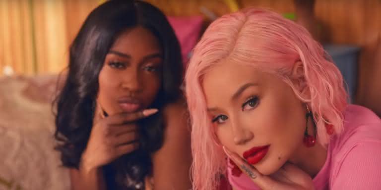 Iggy e a rapper Kash Doll no clipe de 'Fuck It Up' - Reprodução/YouTube 