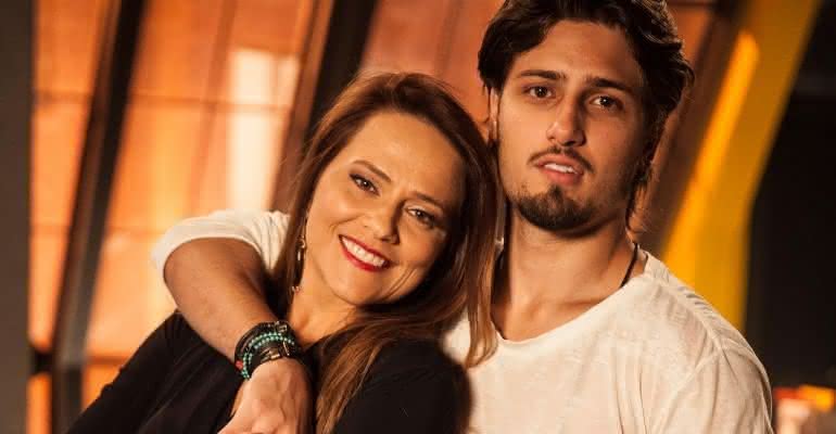 Lili e Rafael serão flagrados aos beijos por Sofia - Globo/Pedro Curi