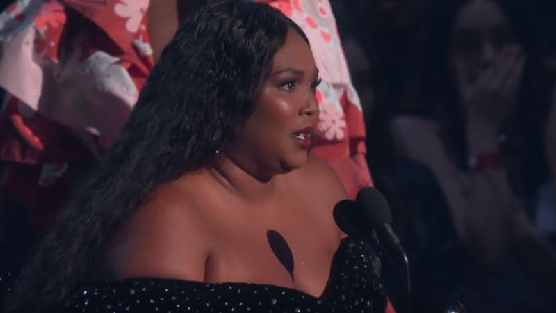 Lizzo durante a cerimônia de premiação do Grammy 2020 - YouTube