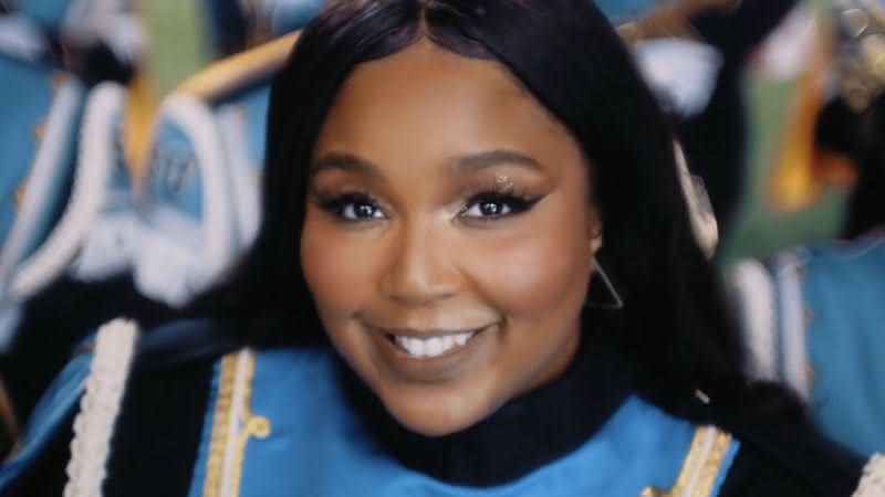 Lizzo no clipe da música Good As Hell - YouTube