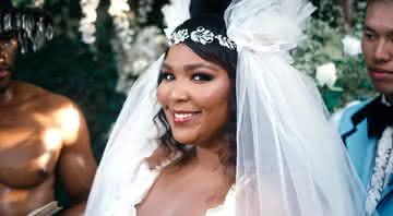 Lizzo no clipe de Truth Hurts - YouTube