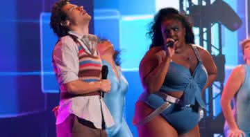 Harry Styles e Lizzo na apresentação de Juice - Youtube