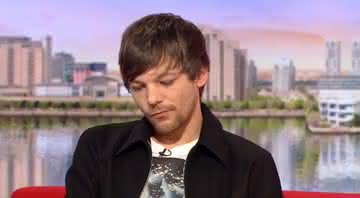 Louis Tomlinson em entrevista para o programa BBC Breakfast - BBC