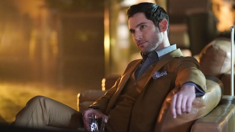 Tom Ellis como Lucifer em cena da série - Divulgação/Netflix