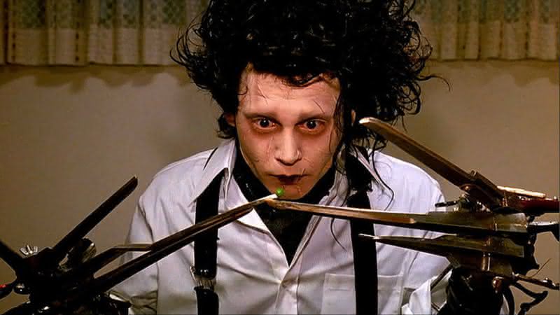 Luva usada por Johnny Depp em "Edward Mãos de Tesoura" é leiloada pelo dobro do valor esperado - Divulgação/20th Century Studios