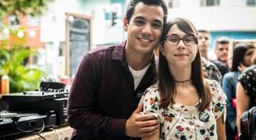 Guto ficará com ciúmes de Benê após a menina convidar Juca para trabalhar com ela em uma música - Globo/João Miguel Júnior