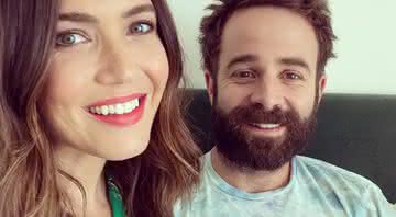 Mandy Moore e seu esposo, Taylor Goldsmith,  em publicação nas redes sociais - Reprodução/Instagram