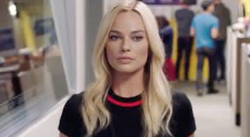 Margot Robbie em cena de O Escândalo, filme em que foi indicada ao Óscar - YouTube/Lionsgate