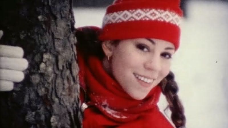 Mariah Carey em novo clipe de cenas deletadas de All I Want For Christmas is You - YouTube