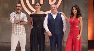 Henrique Fogaça, Paola Carosella, Erick Jacquin e Ana Paula Padrão no estúdio do MasterChef - Divulgação/Band