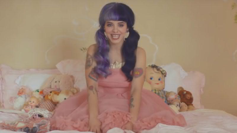 As letras de Melanie Martinez sempre abordam temas importantes como, feminismo, saúde mental e abuso sexual - Reprodução/Youtube