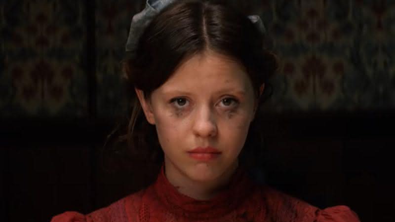 Mia Goth, estrela de "X: A Marca da Morte" e "Pearl", que é neta de atriz brasiileira, quer estrelar filme em português - Reprodução/A24