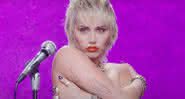 Miley Cyrus em Midnight Sky - Youtube