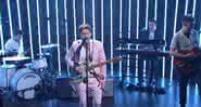 Niall Horan durante apresentação no Saturday Night Live - YouTube