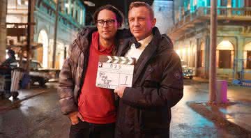 O diretor do filme Cary Fukunaga e Daniel Craig - Instagram