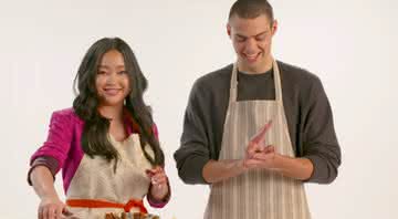 Lana Condor e Noah Centineo em vídeo da Netflix Brasil - YouTube