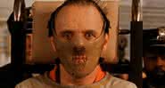 Anthony Hopkins como Hannibal Lecter em O Silêncio dos Inocentes - Orion Pictures Corporation