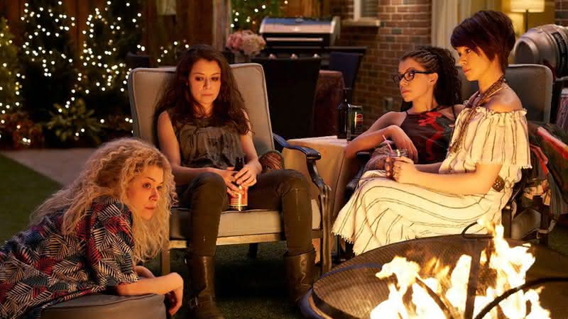 Tatiana Maslany como as clones Helena, Sarah, Cosima e Alison em Orphan Black. Divulgação/BBC America